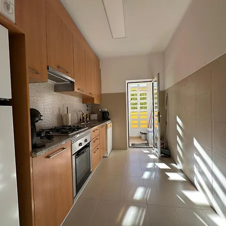 T1 Com Terraco E Piscina- Conceicao E * 塔维拉